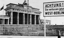 读《图说天下——柏林强的倒塌》_350字