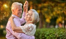 [难忘2015]中年妇女和小男孩_400字