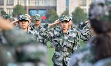 关于军训的作文：一片橄榄绿，难忘军营情_900字