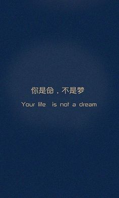 每一个假期，我都会打电话给父母回电话，祖父。每当我旅行长途时，我都会回到祖父睡觉。爷爷有一个小球场，但最流利的，这是这个森林的枫树。当太阳落下时，爷爷将乘坐摇椅和脸部迎风。我依偎在我的祖父里，看着即将落下的红日，为什么要看看它？而且我的祖父回答说：“不是这样，但在枫林的森林下在夕阳下。这个枫叶森林是祖父，当你年轻的时候，冯林，象征着强大，没有害怕风雨，而且不屈不挠。”刚刚结束，我的祖父姿势让我放在地上。走出过去，把叶子放在我的手里。 “这是你手中的红色叶子，敢于对你的生活涂抹不同的颜色，选择一个不同的道路。”我看着枫叶在我手中，我喜欢我所知道的一些傻瓜。