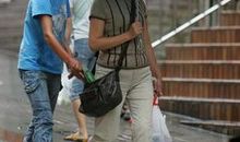 村子里的女扒手