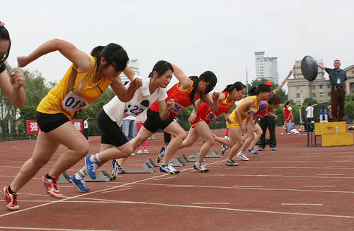 小学体育会开幕词_550字