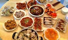 一桌丰盛的饭菜_1000字