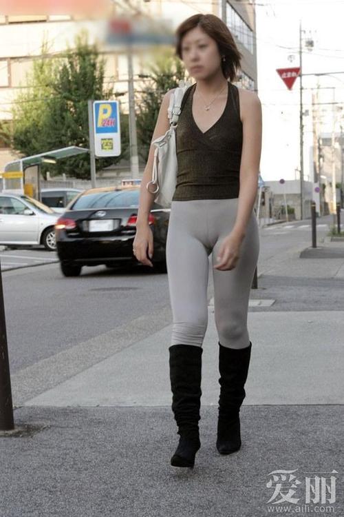 我赶到早餐店，看着早餐店前的长流程。我不遵循......