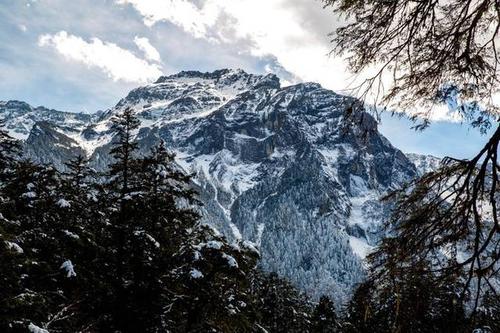 访问Hailuogou Glacier_1200字