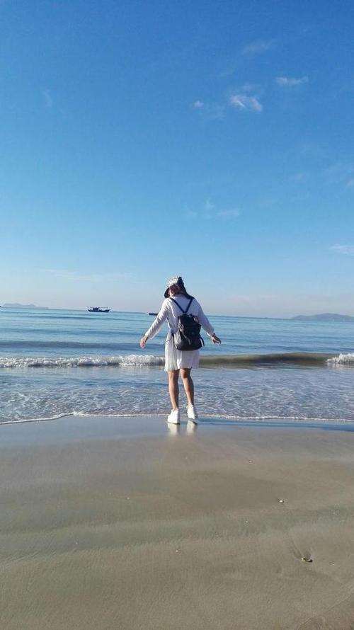 周围的风景也移动了_600字