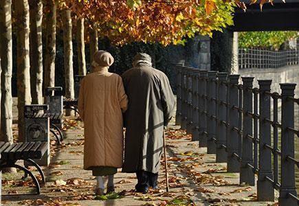 [PK Tour]关于移动的作文：奶奶_1000字