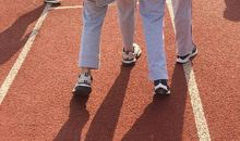 带着挫折一路前行_550字