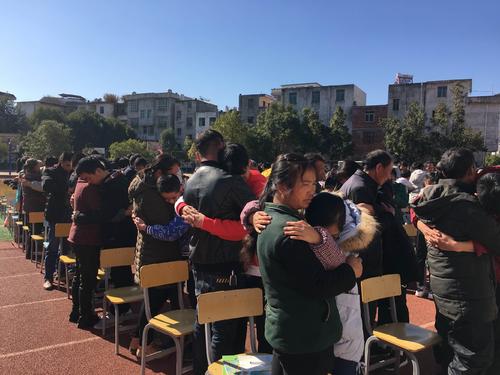“感恩节励志言论”聆听感情_450字