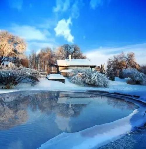 在雪地旁边的雪_300字