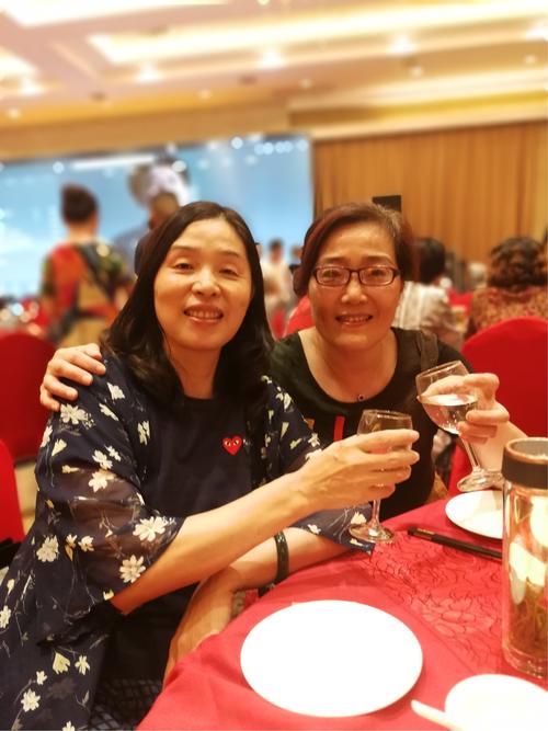 [2012年夏季论文]“在阅读_550字后，”我们是一生的妹妹“