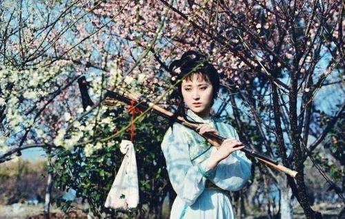 [2012年夏季论文]重新产品红色建筑_800字
