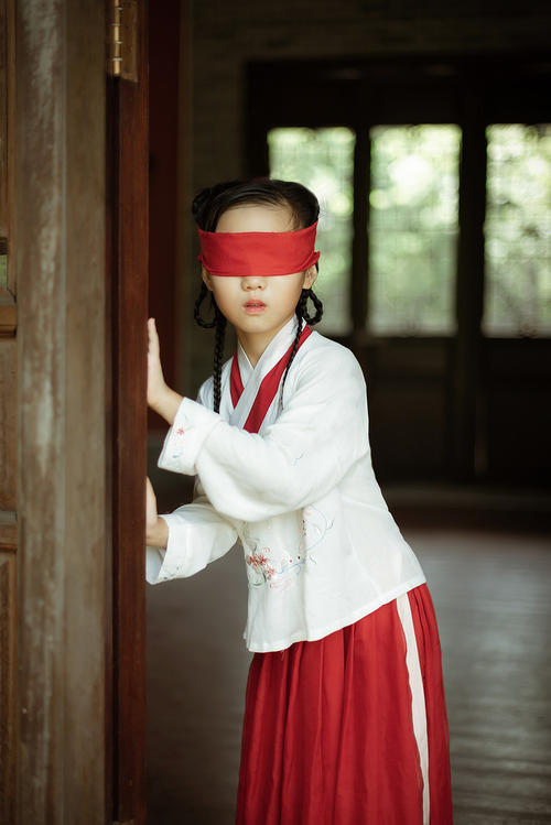 童年有趣：捕捉捉迷藏_250字