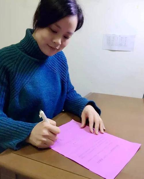 奶奶的组成：爱拯救祖母_1200字