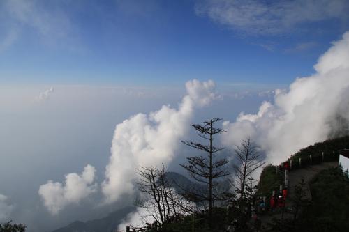 [2013年夏季论文]峨眉山之旅_1000字