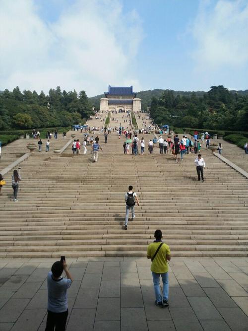 [2013年夏季论文]中山陵墓_750字