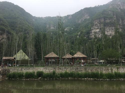 快乐林山庄旅行_900字