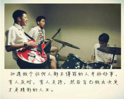 与生命的构图告诉我:生活告诉我_800字