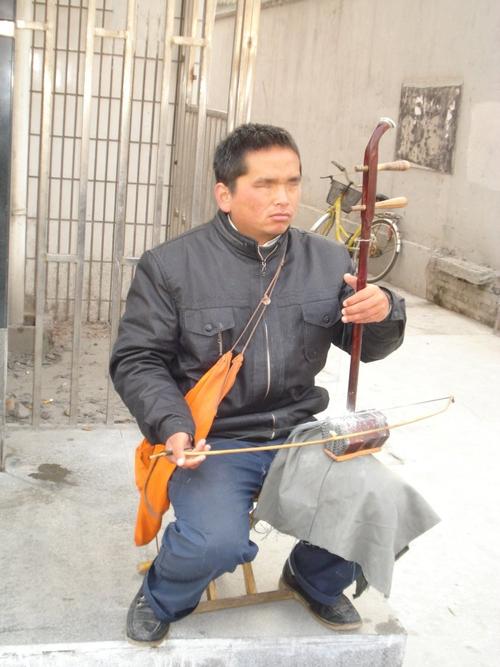 关于生活告诉我的作文：生活告诉我_1200字
