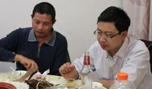 我和表哥比赛吃饭_600字