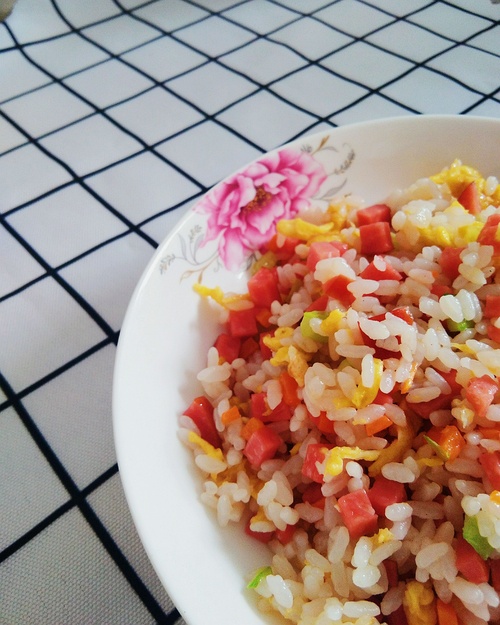 爸爸制作鸡蛋炒饭_200字