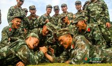 好玩的“掰手腕”游戏_400字