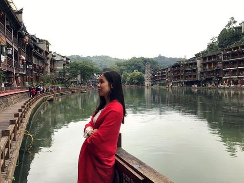 旅游凤凰城_350字
