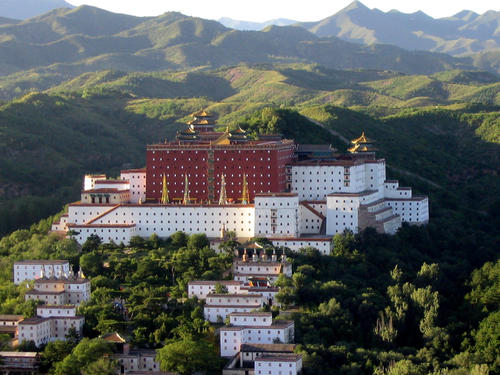 [夏季论文]小浦巴拉宫黄金顶级旅游_550字