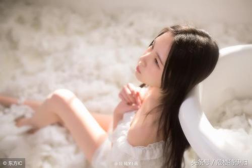 雨湿的花朵，风燕子，迟到的长春。