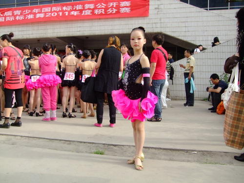 首次参加拉丁舞竞赛_350字