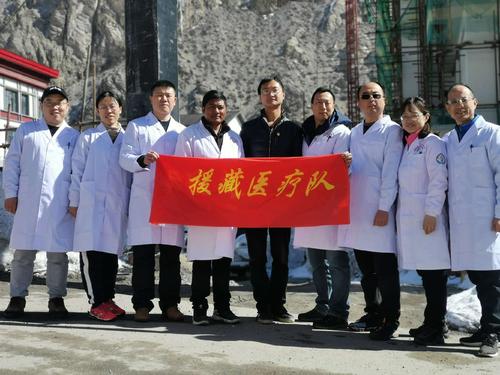 暑假和我母亲的同事去萧南海游泳_300字