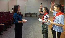 老师，我们向您敬礼_700字