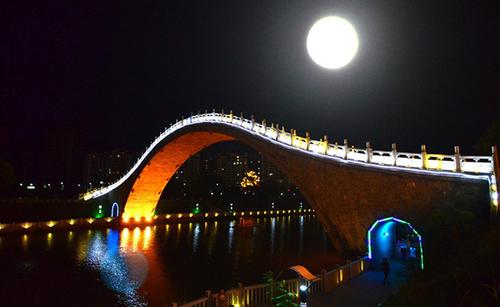 月亮多少钱？_150字