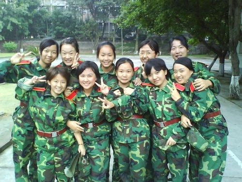 军事训练是一个快乐的_1000字