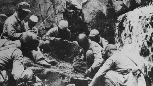 中国变得更加强大，这少于70年前，牺牲了抗日英雄。作为21世纪的一部分，我们必须磨练自己的意志，保护祖国，镇欣中国作为自己对祖国的责任，让我们的祖国闪耀，在棕色中添加鲜花！