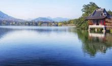 诗人笔下的明珠—西湖_500字