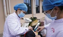 关于新型冠状病毒肺炎作文：白衣天使抗击武汉肺炎疫情作文篇二_800字