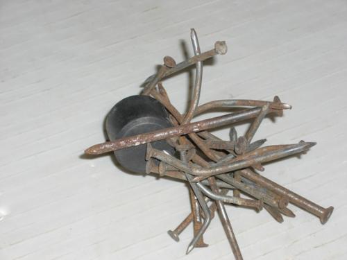 在住院期间，由于腿部伤害，我被安排在整形外疾病中，并且目睹同一个房间的患者是那些被身体和沧桑的人。起初几天，我的母亲不在乎，我试图为我提供生活的重要性。然而，当时，我没有觉得我母亲的爱情绽放的热情，我没有感到触及我的心情。 。曾经，他旁边的悲伤很羡慕：“嘿，孩子，你的母亲并不瘦，你应该感激，你仍然不公平，你不开心吗？”他也可能比我三岁的孩子更好，对他来说有点汗流。所以我学会了知道他自童年后被杀，他的门槛出生在他的家庭中。他是社会的门槛。他受伤了，因为他工作了多年，这是一个有价值的创伤。它不像我这样的。此时我想：事实证明，当其他人遭受炎热的阳光的热量时，我在豪华的房子里静静地睡觉。事实证明，当别人哭泣和哭泣时，我正在沉迷于篮球的热情。事实证明，当别人设立其余的家庭的意志时，我贪婪地享受母亲的照顾和温暖。我躺在床上，我再次目睹了额头上的汗水，我会给我一个温暖的茶。我会给我一顿丰盛的午餐。当我在我眼中时，我很感激泪水，我忍不住感受到它。尴尬，一个非常有罪，非常生气。此时，我建立了一个宏伟的愿意承担家庭的繁重责任，并开始播种播种的果实......