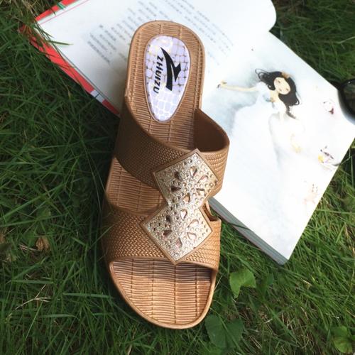 [八月一篇文章]飞_750字