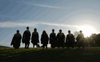 什么是我们的年轻人，叛乱是什么？_1500字