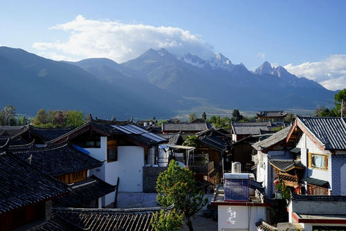 初级三读视图：丽江古镇让我陶醉_1000字