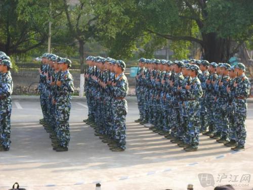 艰难的测试 - 军事训练_600字