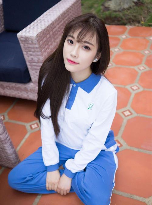 我们是校服中最美丽的_1000字