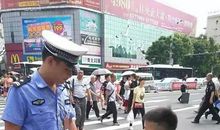 交警叔叔_2000字