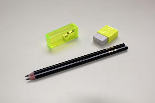 铅笔，橡皮擦的故事，转刀_500字