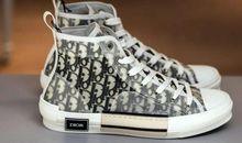 爱藏在一双鞋里_550字