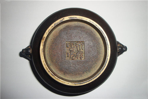 第三个描述：香炉_450字
