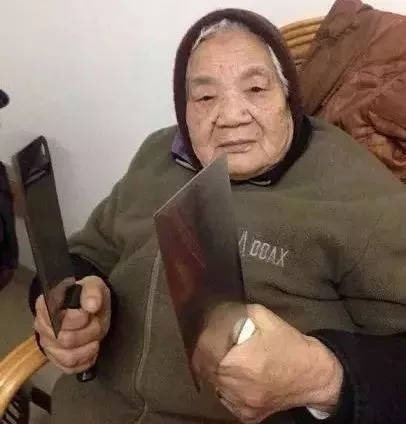 [谢谢奶奶，我将来会陪你！ _1000字