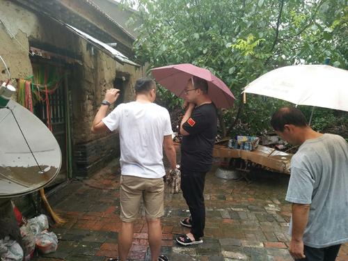 在风雨中的法师_800字