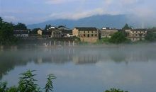 桃花潭水深千尺，不及陈茜送我情。_600字